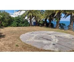 EXCLUSIVA VILLA A LA ORILLA DEL MAR! Oportunidad.