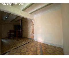 Casa esquinera con estructura reformada en Freginals