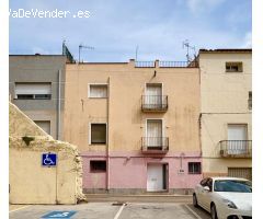 Gran casa de pueblo a dos calles en el centro