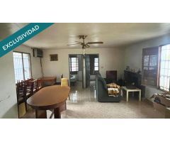 Terreno con vivienda a orillas del Castillo de Larache