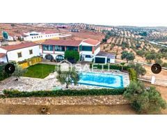 Venta de finca con gran vivienda y Plaza de toros, Badajoz (Extremadura)