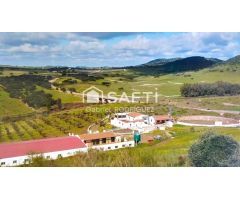 Venta de finca con gran vivienda y Plaza de toros, Badajoz (Extremadura)