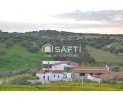 Venta de finca con gran vivienda y Plaza de toros, Badajoz (Extremadura)