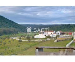 Venta de finca con gran vivienda y Plaza de toros, Badajoz (Extremadura)