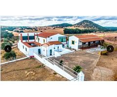Venta de finca con gran vivienda y Plaza de toros, Badajoz (Extremadura)