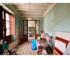 Histórica casa centenaria con patio