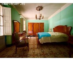 Histórica casa centenaria con patio