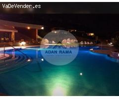 Venta de chalet adosado en O grove, de 230m2 con 4 dormitorios y 4 baños con plaza de garaje y tras