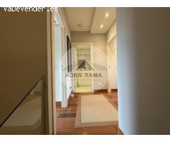 Venta de chalet adosado en O grove, de 230m2 con 4 dormitorios y 4 baños con plaza de garaje y tras