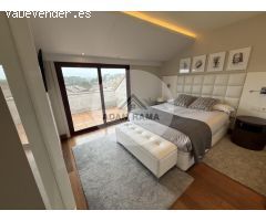 Venta de chalet adosado en O grove, de 230m2 con 4 dormitorios y 4 baños con plaza de garaje y tras