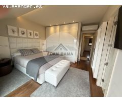 Venta de chalet adosado en O grove, de 230m2 con 4 dormitorios y 4 baños con plaza de garaje y tras