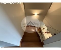 Venta de chalet adosado en O grove, de 230m2 con 4 dormitorios y 4 baños con plaza de garaje y tras
