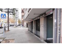 Local comercial al lado del Bus
