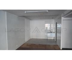 Local comercial al lado del Bus