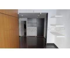 Local comercial al lado del Bus