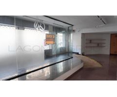 Local comercial al lado del Bus