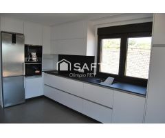 Chalet a estrenar con vistas al mar.