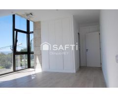 Chalet a estrenar con vistas al mar.