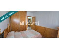 CHALET PAREADO EN ESQUINA CON PISCINA Y AMPLIA PARCELA