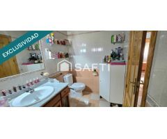 CHALET PAREADO EN ESQUINA CON PISCINA Y AMPLIA PARCELA