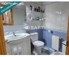 CHALET PAREADO EN ESQUINA CON PISCINA Y AMPLIA PARCELA