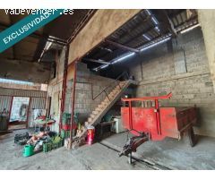 Nave y Finca urbana vallada  en Dehesas. Ponferrada