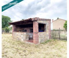 CASA con JARDÍN y Local en Azadinos (Sariegos) León