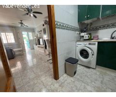 Bungalow con piscina comunitaria.