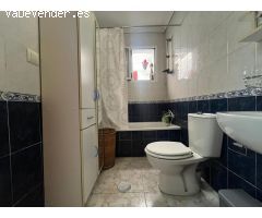 Bungalow con piscina comunitaria.