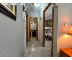 Bungalow con piscina comunitaria.