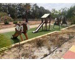Bungalow con piscina comunitaria.