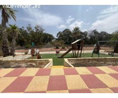 Bungalow con piscina comunitaria.
