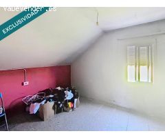 Casa para restaurar con huerta cerca de la playa de As Furnas.