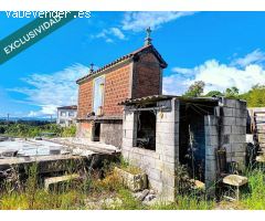 Casa para restaurar con huerta cerca de la playa de As Furnas.