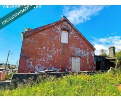 Casa para restaurar con huerta cerca de la playa de As Furnas.