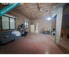 CASA EN CUATRO VIENTOS CON JARDIN