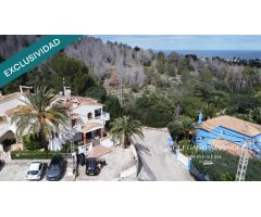 Se vende Dúplex de 2 habitaciones en urbanización agradable
