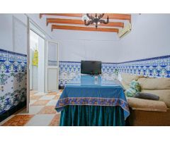 Gran casa con patio y azotea en Brenes!!!