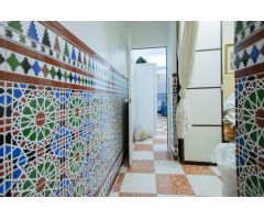 Gran casa con patio y azotea en Brenes!!!