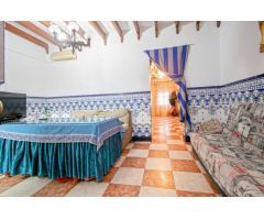 Gran casa con patio y azotea en Brenes!!!