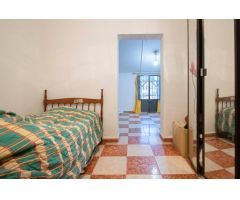 Gran casa con patio y azotea en Brenes!!!