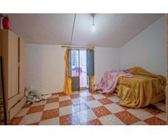 Gran casa con patio y azotea en Brenes!!!
