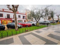 Gran casa con patio y azotea en Brenes!!!