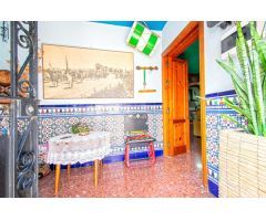 Gran vivienda adosada, de esquina en San José de La Rinconada!!!