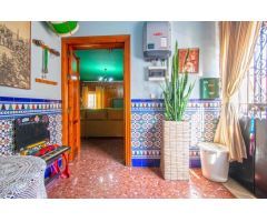 Gran vivienda adosada, de esquina en San José de La Rinconada!!!