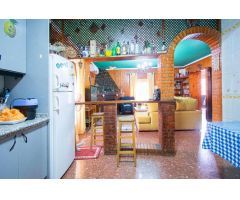 Gran vivienda adosada, de esquina en San José de La Rinconada!!!