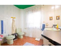 Gran vivienda adosada, de esquina en San José de La Rinconada!!!