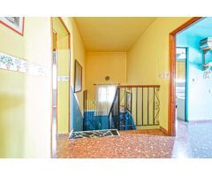 Gran vivienda adosada, de esquina en San José de La Rinconada!!!