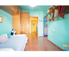 Gran vivienda adosada, de esquina en San José de La Rinconada!!!