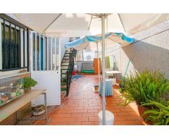 Gran vivienda adosada, de esquina en San José de La Rinconada!!!